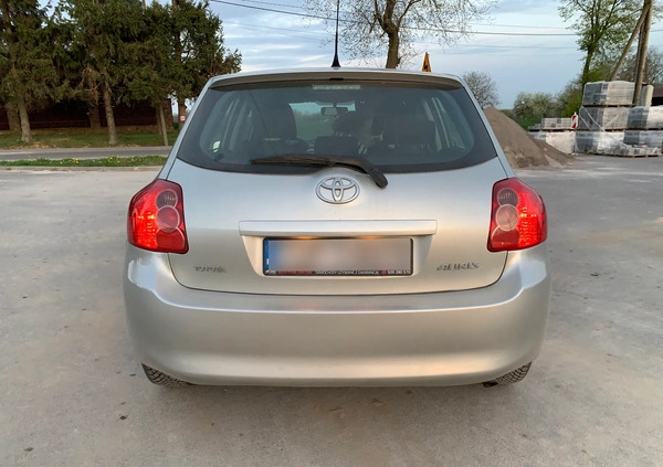 Toyota Auris cena 16800 przebieg: 206000, rok produkcji 2008 z Bierutów małe 37